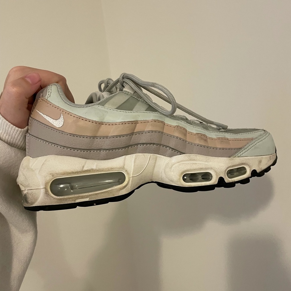 Women’s Nike Air Max 95 Moon Particle Size US 7
